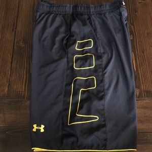 Under Armour Basketball Shorts - Men’s LG